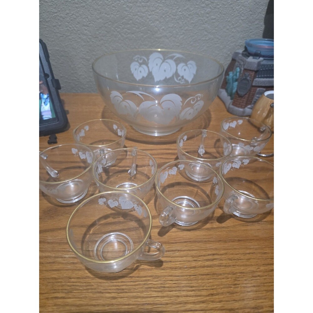 Anchor Hocking Grape Leaf Pattern Gold Trim 10" Punch Bowl Set  with 8 Cups